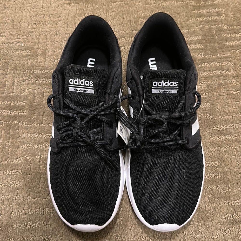 Brand new adidas cloud foam women’s shoe, size 7
